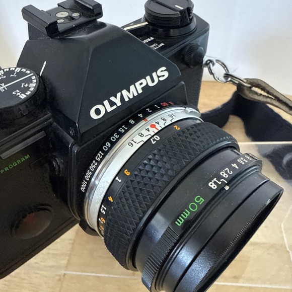 Olympus OM-2s Film Camera W/50mm F1.8 Lens Kit - Picture 4 of 16